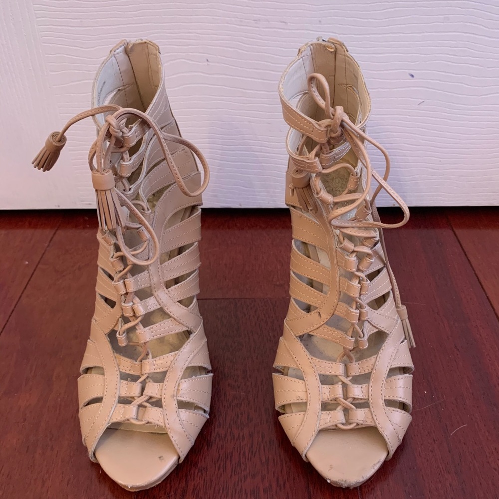 VINCE CAMUTO LACE UP HEELS